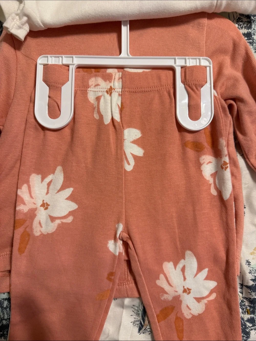 Carter's NEW Floral 3-Piece Baby Outfit 9Month Onesie, pants and top
